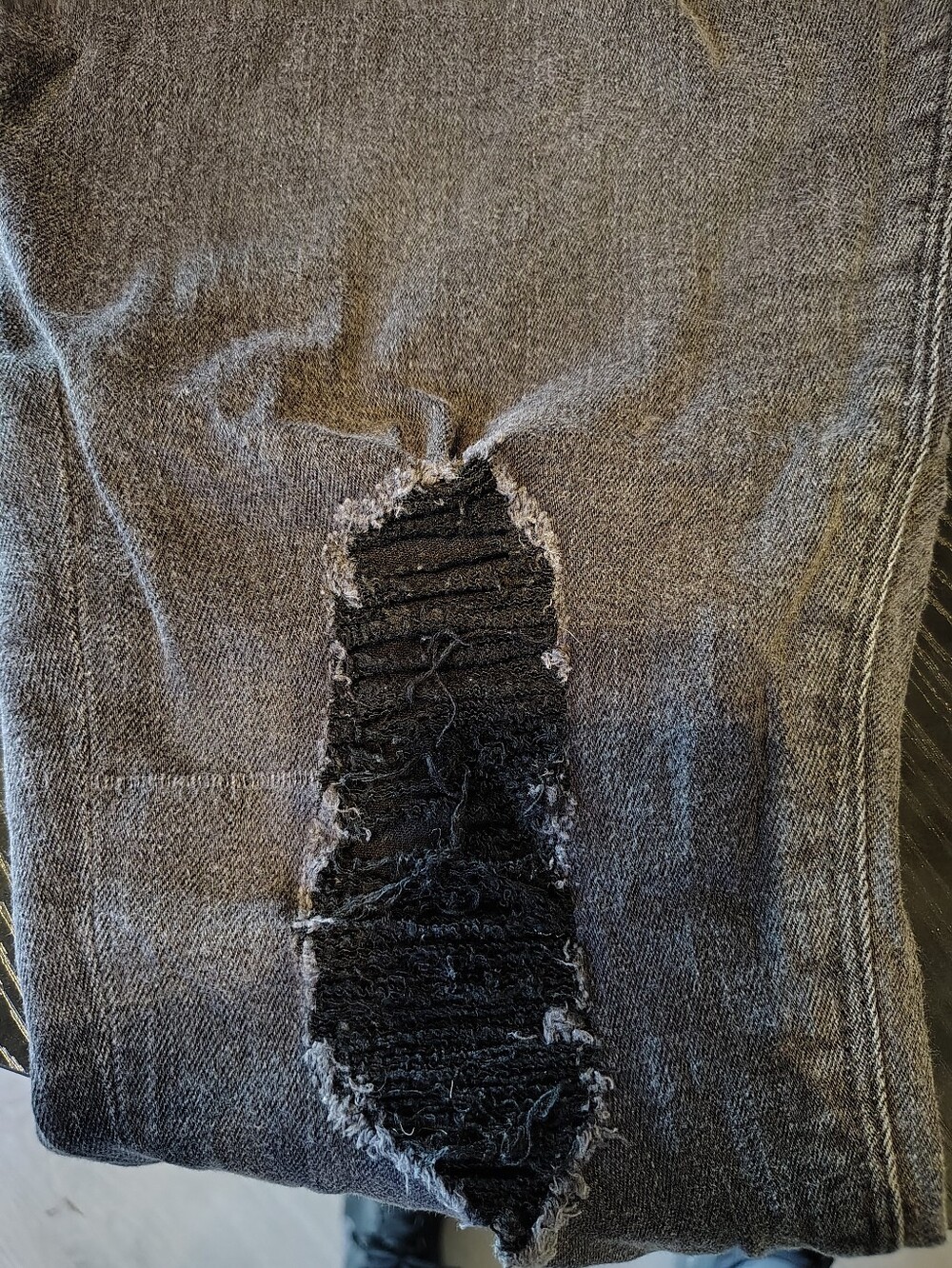 Express Gray Distressed Knee  Legging Jeans Size 10 - Picture 3 of 5